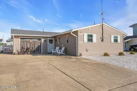 23 S Ensign Dr, Little Egg Harbor, NJ 08087