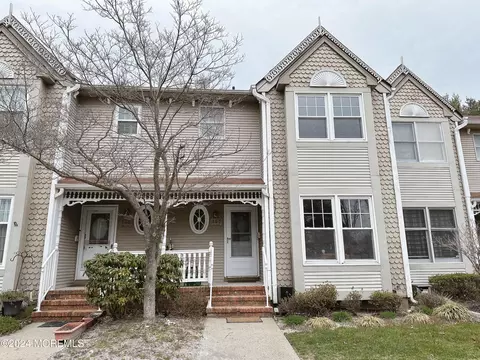 147 Northampton Dr, Holmdel, NJ 07733