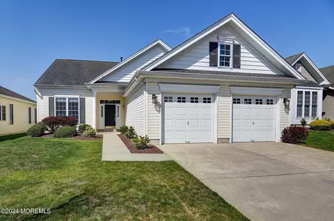 20 Barton Creek Rd, Jackson, NJ 08527
