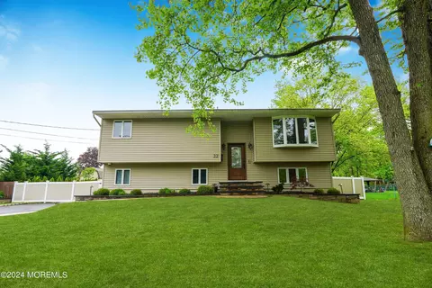 32 Cedar Grove Pl, Old Bridge, NJ 08857