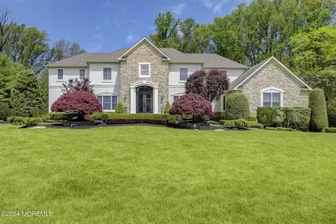 611 Seminole Dr, Morganville, NJ 07751