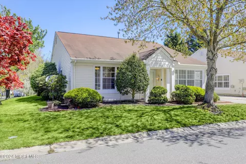 1056 Buckingham Dr #A, Manchester, NJ 08759