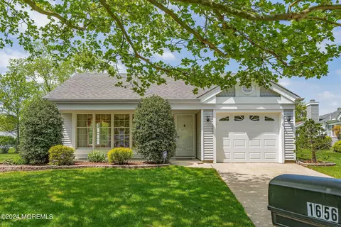 1656 Wisteria Ct, Toms River, NJ 08755