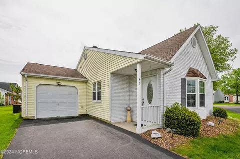 47 Datchet Close, Freehold, NJ 07728