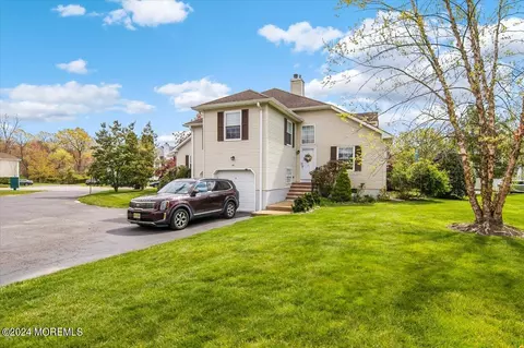 53 Racquet Rd, Wall, NJ 07719