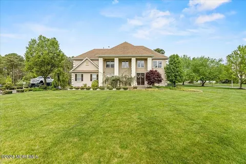 21 Stonehenge Ct, Jackson, NJ 08527