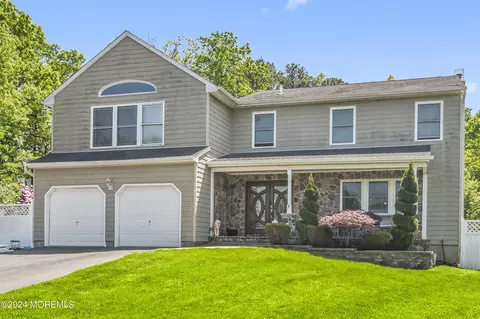 740 Michigan Ave, Toms River, NJ 08753