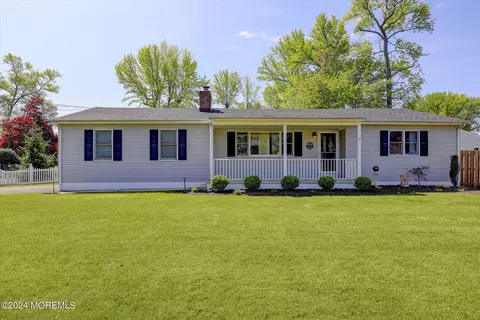 704 Dow Ave, Oakhurst, NJ 07755