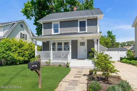 66 Carpenter St, Red Bank, NJ 07701