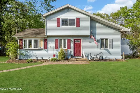 444 Irving Pl, Toms River, NJ 08755