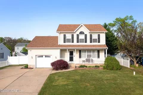 153 Skipper Rd, Manahawkin, NJ 08050
