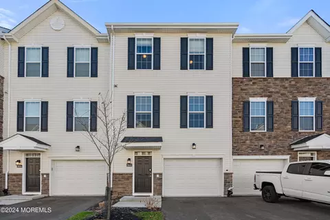 302 Discovery Rd #1802, Brick, NJ 08723