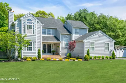 36 Hampshire Ct, New Egypt, NJ 08533