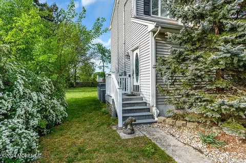 5 Roberta Dr, Middletown, NJ 07748 photo 9