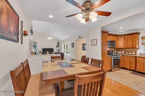 5 Roberta Dr, Middletown, NJ 07748 photo 5