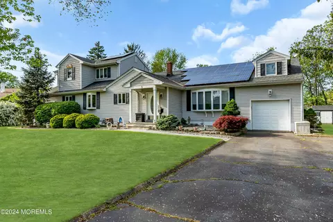 5 Roberta Dr, Middletown, NJ 07748 photo 2