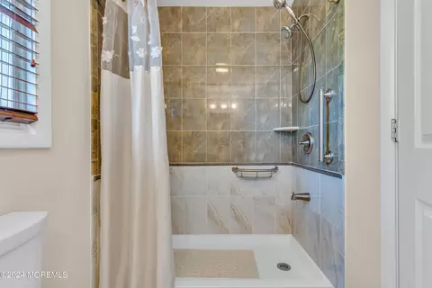 5 Roberta Dr, Middletown, NJ 07748 photo 13