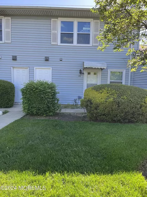 284 Crawford St, Eatontown, NJ 07724