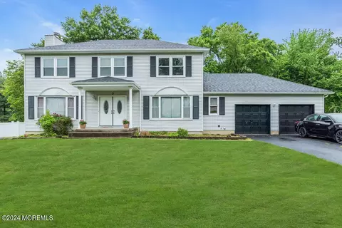 3 Sophia Dr, Hazlet, NJ 07730