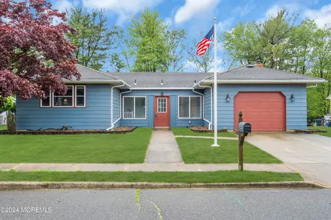 138 Port Royal Dr, Toms River, NJ 08757