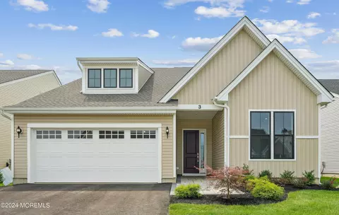 79 Magnolia Dr, Freehold, NJ 07728
