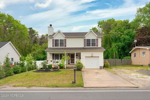 83 Gunning River Rd, Barnegat, NJ 08005