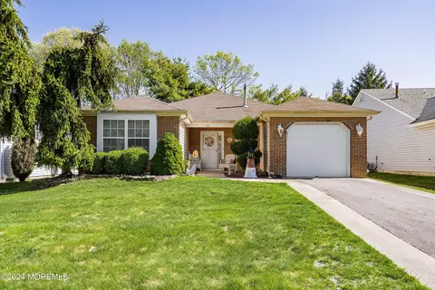 20 Cottontail Dr, Brick, NJ 08724