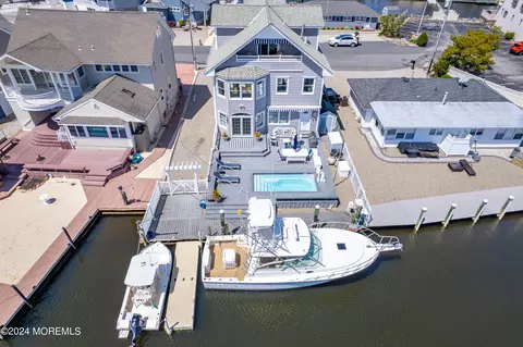 1 6th Ter, Seaside Heights, NJ 08751
