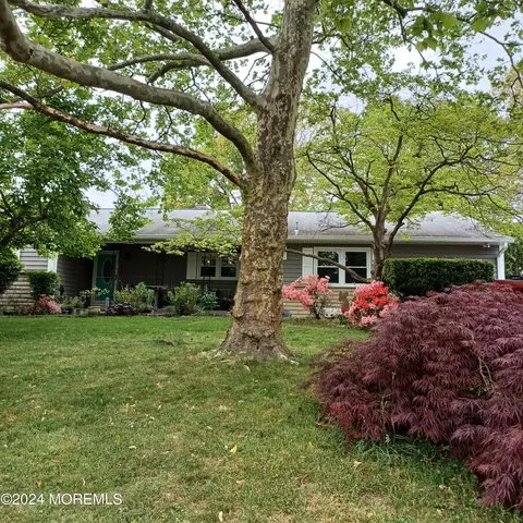 34 Nanlyn Ter, Toms River, NJ 08753