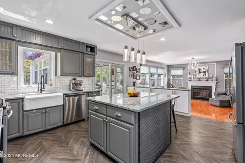 1 Lysbeth Ln, Matawan, NJ 07747