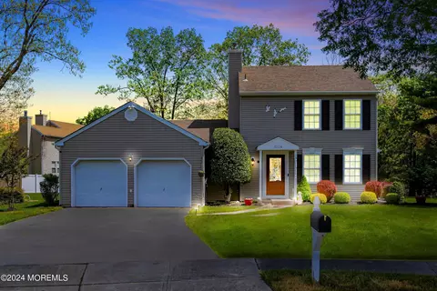 1304 Hancock Rd, Toms River, NJ 08753