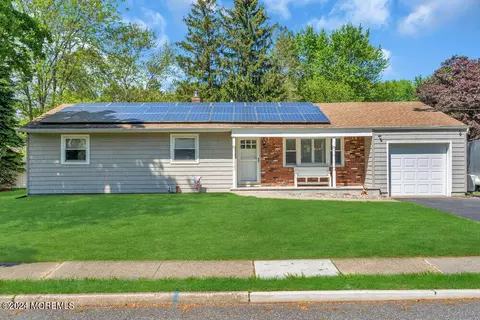 13 Country Club Dr, Tinton Falls, NJ 07753