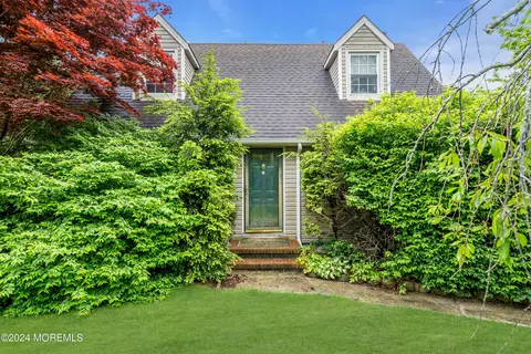 1715 Mohawk Dr, Toms River, NJ 08753