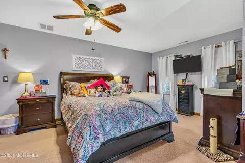 Bedroom - 12 Bear Trl, Jackson, NJ 08527 photo 3 of 10
