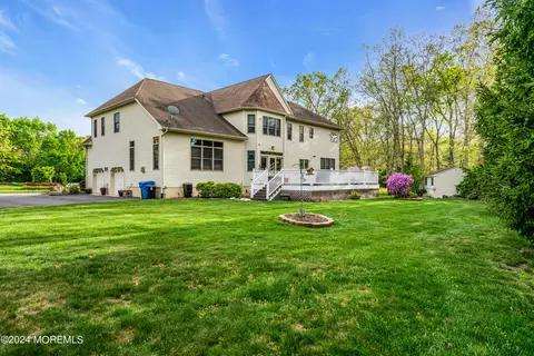 Exterior - 12 Bear Trl, Jackson, NJ 08527 photo 5 of 14