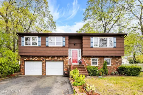 1596 Burrsville Rd, Brick, NJ 08724
