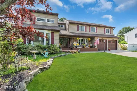 37 Harpers Ferry Rd, Toms River, NJ 08753