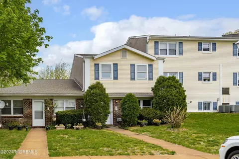 327 Sawmill Rd, Brick, NJ 08724