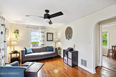 407 Willow St, Lakehurst, NJ 08733