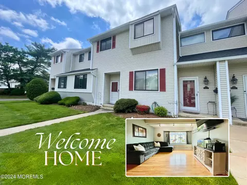 562 Clubhouse Dr, Middletown, NJ 07748