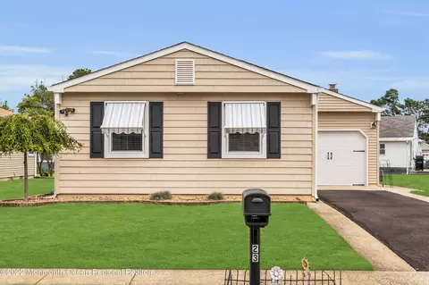 23 Davenport Rd W, Toms River, NJ 08757