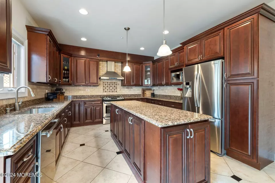  33 White Oak Ln, Aberdeen, NJ 07747 photo 9