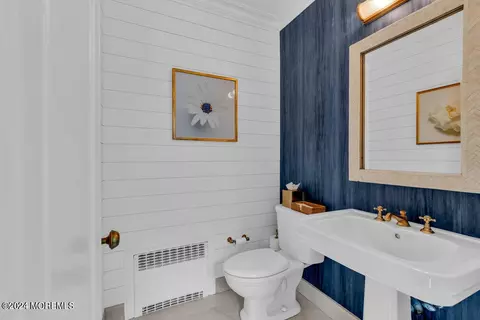 Bath - 1 Post Rd, Rumson, NJ 07760 photo 2 of 9