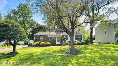 70 Maple Ave, Little Silver, NJ 07739