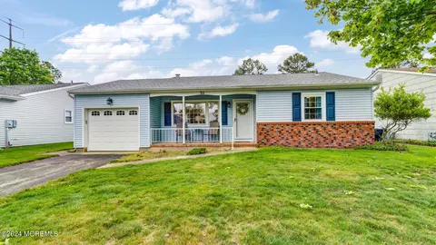 311 Westbrook Dr, Toms River, NJ 08757