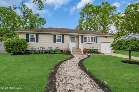 53 Horizon Rd, Browns Mills, NJ 08015