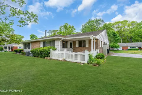 20 Robin St # C, Manchester, NJ 08759