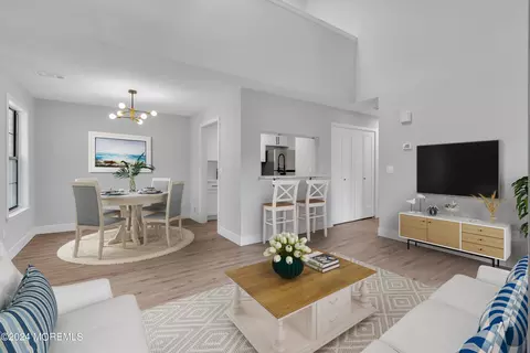 62 Orchard Ct, Jackson, NJ 08527