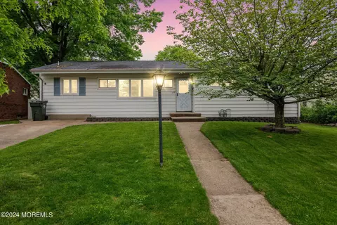 129 Princeton Rd, Parlin, NJ 08859