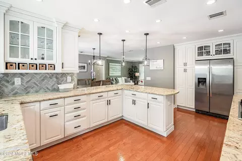 6 Dogwood Rd, Middletown, NJ 07748 photo 8